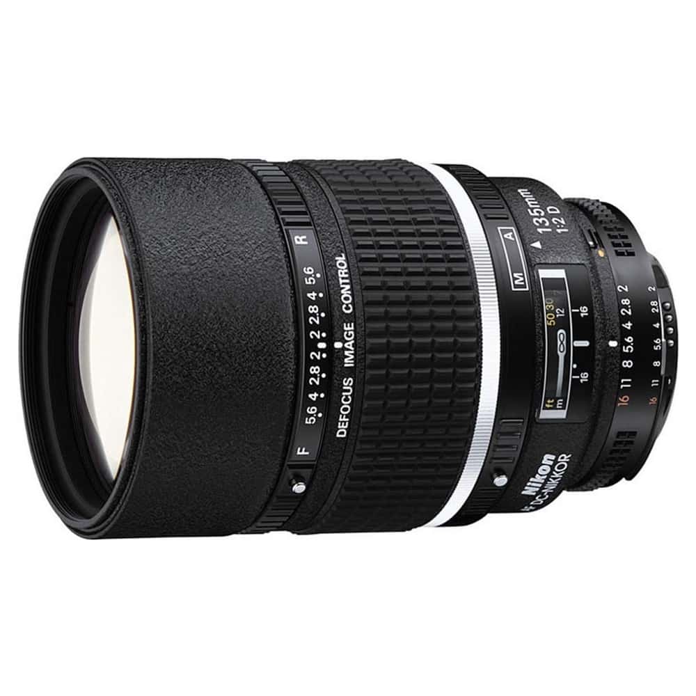 Nikon AF DC 135 f/2.0 D Nikkor